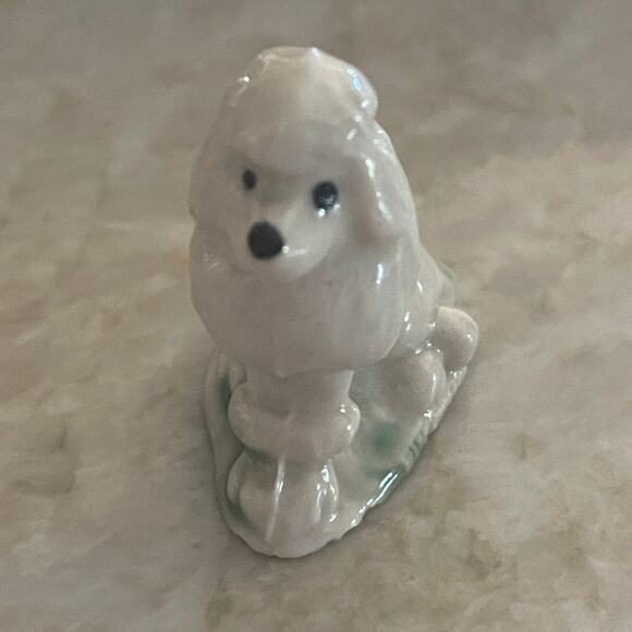 Tiny poodle ceramic dog figurine 1” - Picture 1 of 7